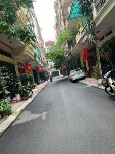 HỒ TÙNG MẬU– PHÚ DIỄN (MỚI) BÁN ĐẤT TẶNG NHÀ - KHU PHÂN LÔ,VỈA HÈ, Ô TÔ TRÁNH TRƯỚC NHÀ